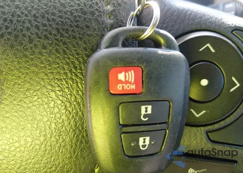 2017 Toyota Rav4 Xle из США, поврежденный, VIN JTMWFREV1HJ106450